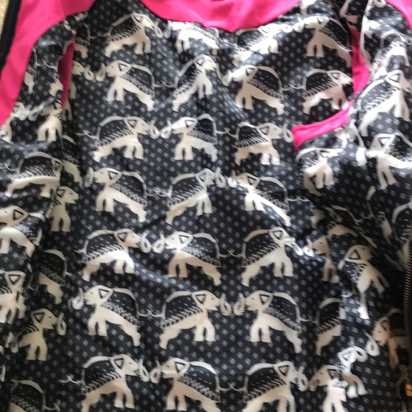 crown & ivy Fuschia Quilted Vest Trimmed in Navy Blue - Picture 8 of 9